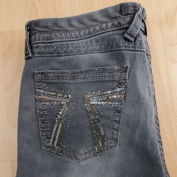 Seven7 Rocker Slim Jeans EUC - Picture 5 of 5